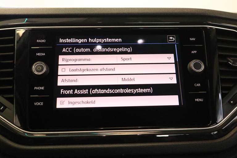Volkswagen T-Roc 1.5 TSI Sport, Automaat. Navigatie, 17 LMV ,Climate control, 2 jaar garantie mogelijk* (vraag naar de voorwaarden) afbeelding 17