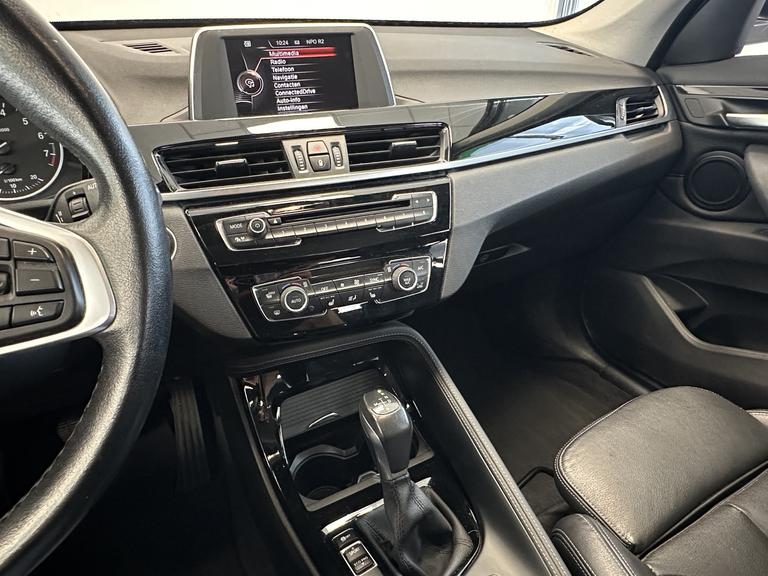 BMW X1 xDrive25i Centennial High Executive 19LMV Navigatie Leder interieur. 231 PK afbeelding 13