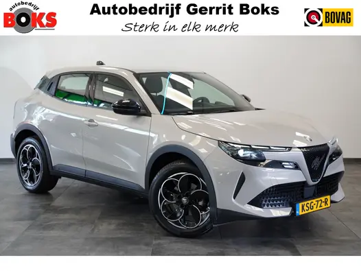 Alfa Romeo Junior Elettrica 54 kWh PDC ACC 18" LED