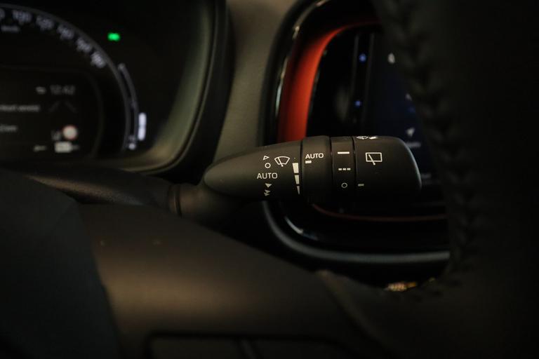 Toyota Aygo X 1.0 VVT-i MT envy JBL audio installatie , 18LMV, Navigatie, 2 jaar garantie mogelijk* (vraag naar de voorwaarden) afbeelding 14