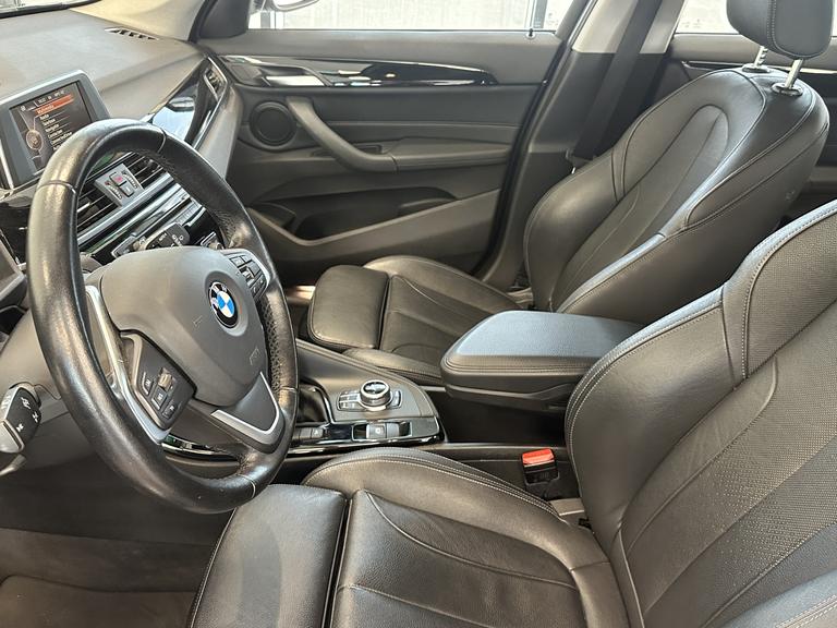 BMW X1 xDrive25i Centennial High Executive 19LMV Navigatie Leder interieur. 231 PK afbeelding 8