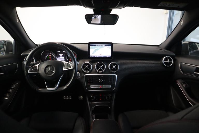 Mercedes-Benz A-Klasse 180 Business Solution AMG Upgrade Edition Cruise/Climate Navi NL Auto Automaat 2 jaar garantie mogelijk* (vraag naar de voorwaarden) afbeelding 11