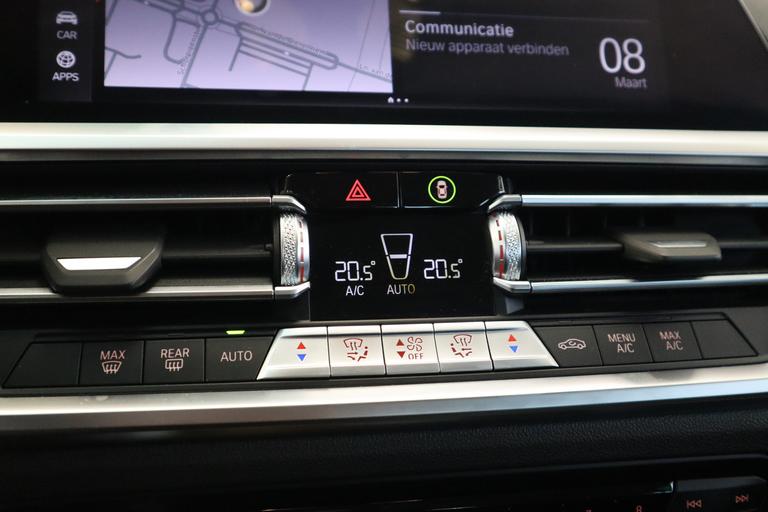 BMW 3 Serie 318i Business Edition Sport Edtion Navigatie Full-led 2 jaar garantie mogelijk* (vraag naar de voorwaarden) afbeelding 13