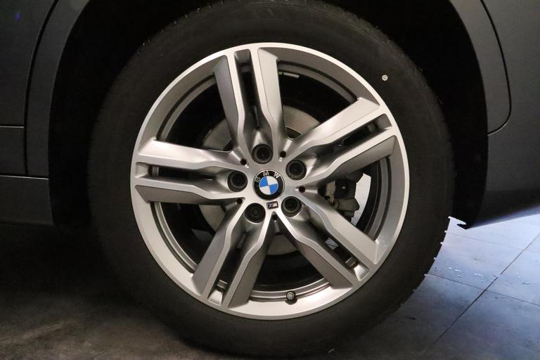 BMW X1 sDrive20i High Executive M-sport Full-led Navigatie 18'lmv 2 jaar garantie mogelijk* (vraag naar de voorwaarden) afbeelding 4