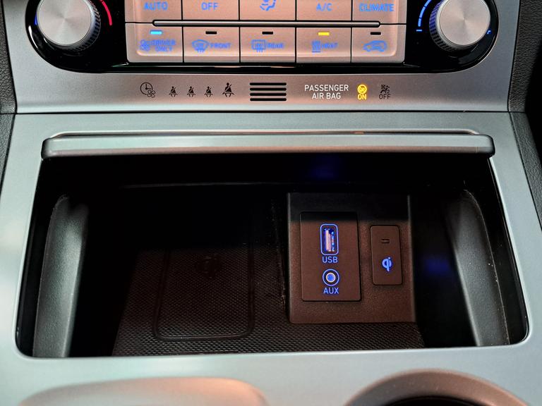 Hyundai KONA EV Comfort 64 kWh Navigatie Led Camera Cruise LM 204PK 2 jaar garantie mogelijk* (vraag naar de voorwaarden) afbeelding 16