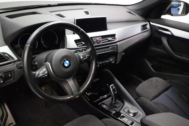 BMW X1 sDrive20i High Executive M-sport Full-led Navigatie 18'lmv 2 jaar garantie mogelijk* (vraag naar de voorwaarden) afbeelding 10