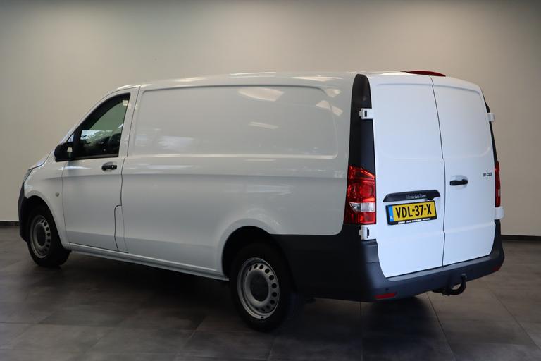 Mercedes-Benz Vito 111 CDI Lang Navigatie CruiseControl Airco afbeelding 3