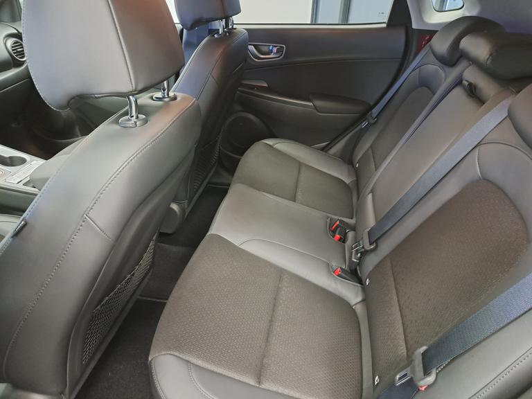 Hyundai KONA EV Comfort 64 kWh Navigatie Led Camera Cruise LM 204PK 2 jaar garantie mogelijk* (vraag naar de voorwaarden) afbeelding 21