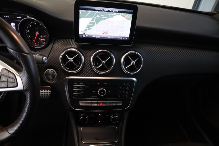 Mercedes-Benz A-Klasse 180 Business Solution AMG Upgrade Edition Cruise/Climate Navi NL Auto Automaat 2 jaar garantie mogelijk* (vraag naar de voorwaarden) afbeelding 13