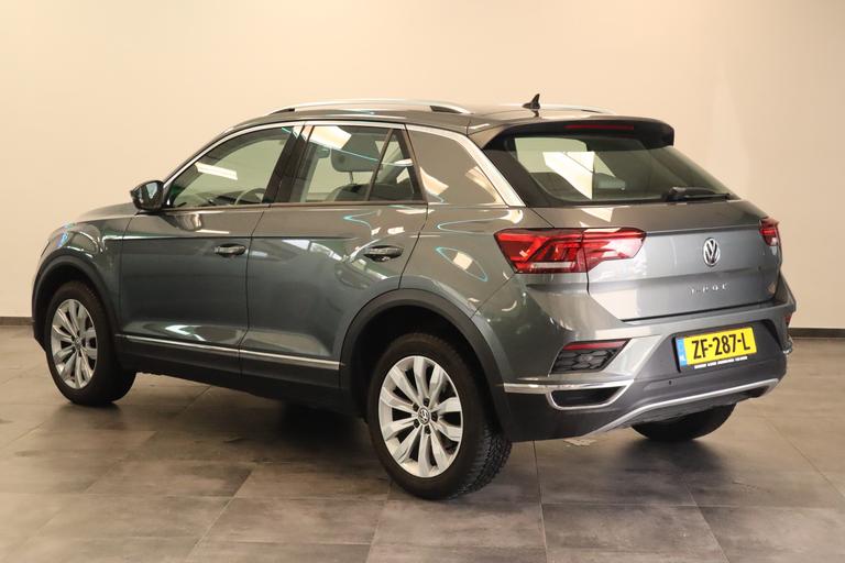 Volkswagen T-Roc 1.5 TSI Sport, Automaat. Navigatie, 17 LMV ,Climate control, 2 jaar garantie mogelijk* (vraag naar de voorwaarden) afbeelding 3